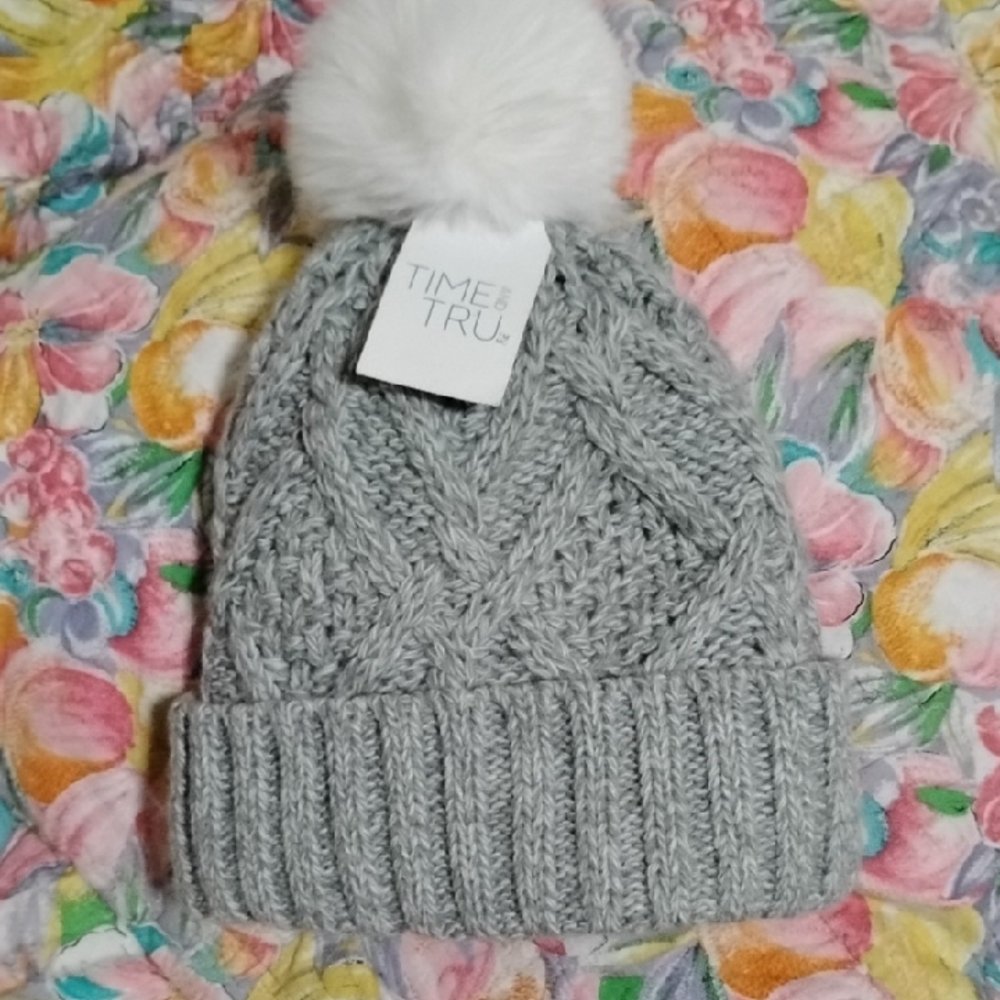 Time and Tru Gray and White Knit Pom-Pom Beanie